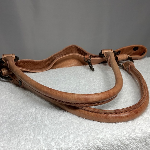 Frye Melissa Leather Beige/Peach Shoulder Bag - Picture 15 of 16